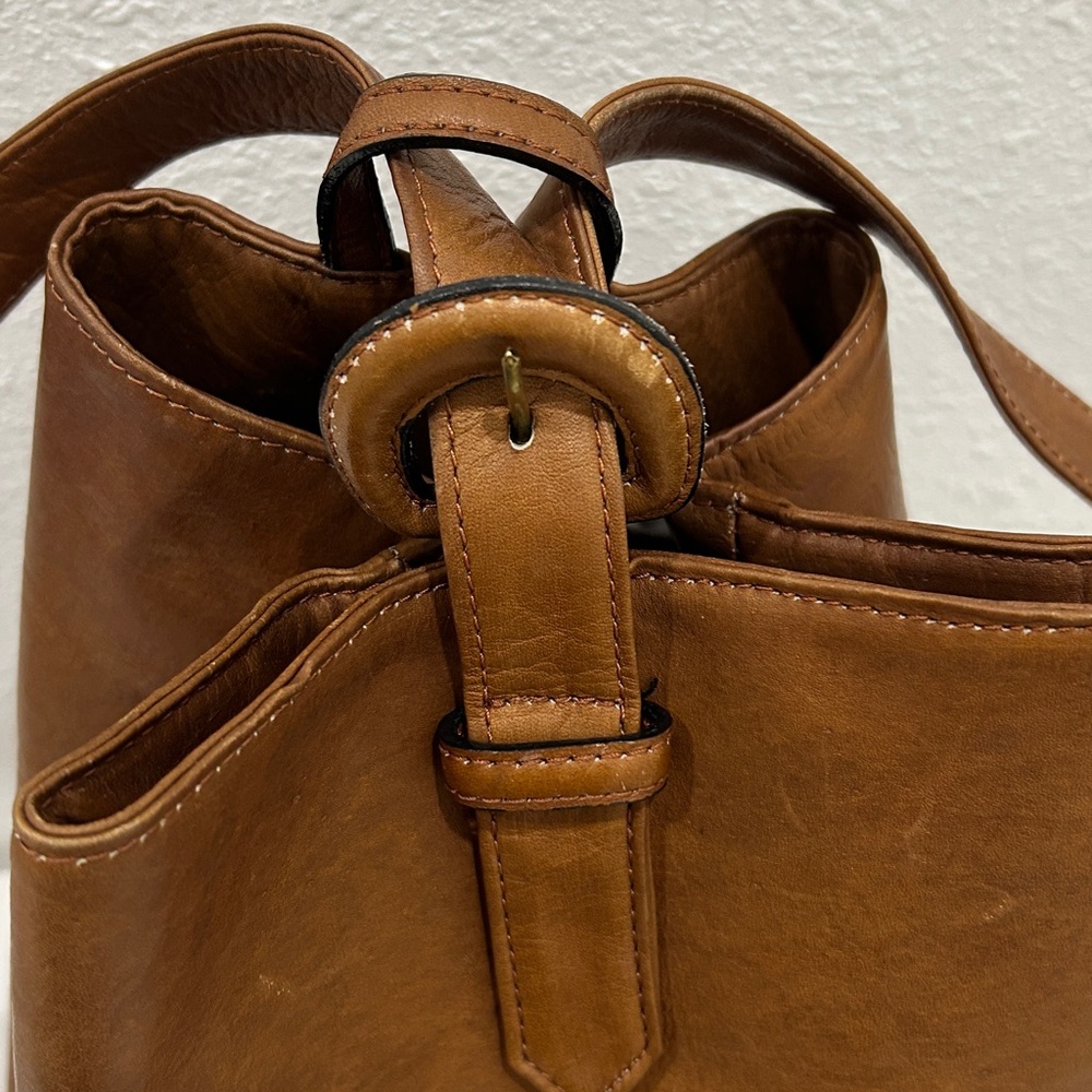 Boulder Ridge Chestnut Leather Backpack - Picture 3 of 14